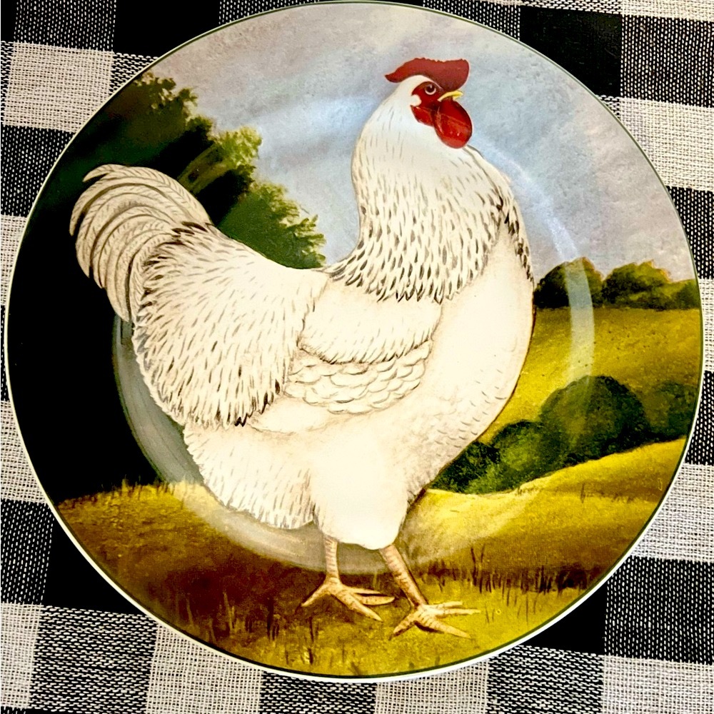 Ceramic Set of 2 Vintage “ON THE FARM” Chicken Plates like new. - Picture 4 of 7